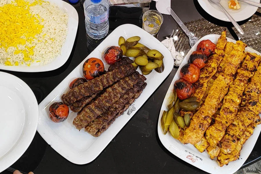 راهنمای رزرو تالار سارا در رباط کریم برای برگزاری مراسم عروسی و عقد